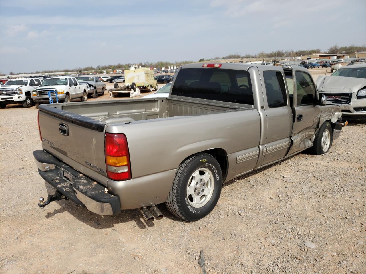 Photo 4 from auction – 1999 CHEVROLET SILVERADO with VIN 2GCEC19T9X1181226
