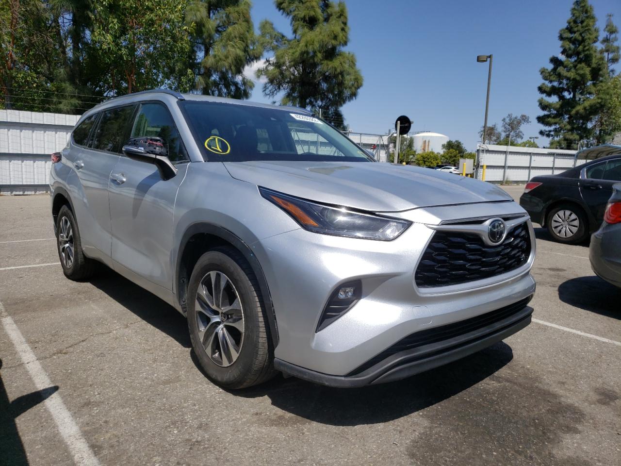 TOYOTA HIGHLANDER 2021 with VIN 5TDGZRAH3MS040122 - Photo from auction