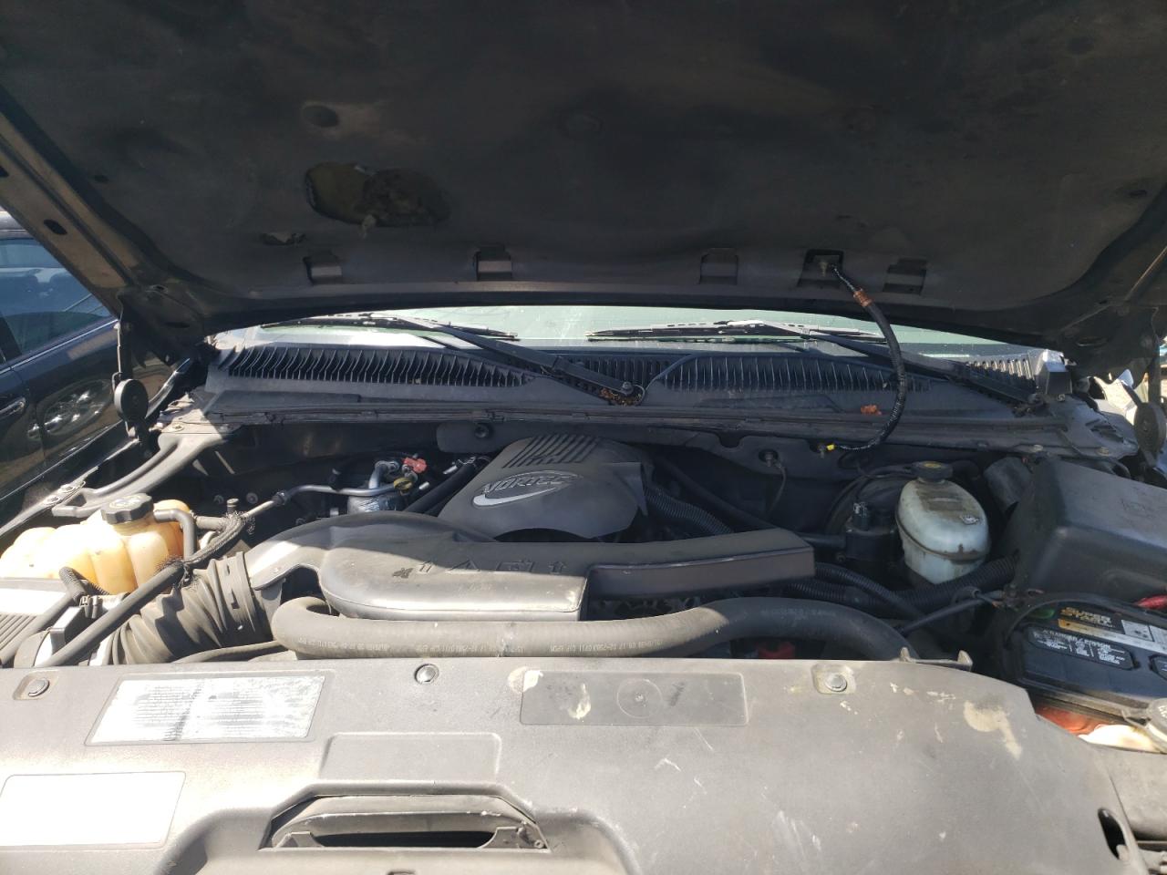 Photo 7 from auction – 2003 GMC YUKON with VIN 1GKEC13V43R144018