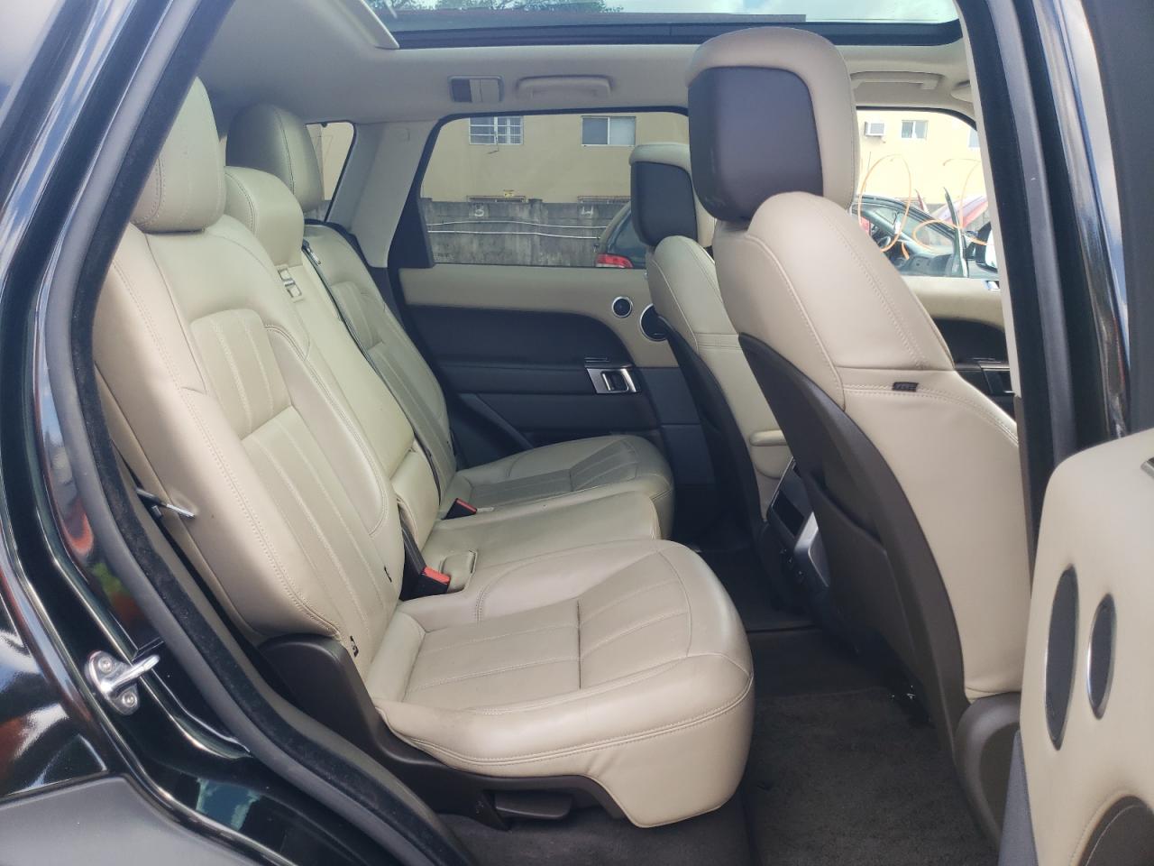 Photo 6 from auction – 2019 LAND ROVER RANGE ROVE with VIN SALWR2RV2KA420715