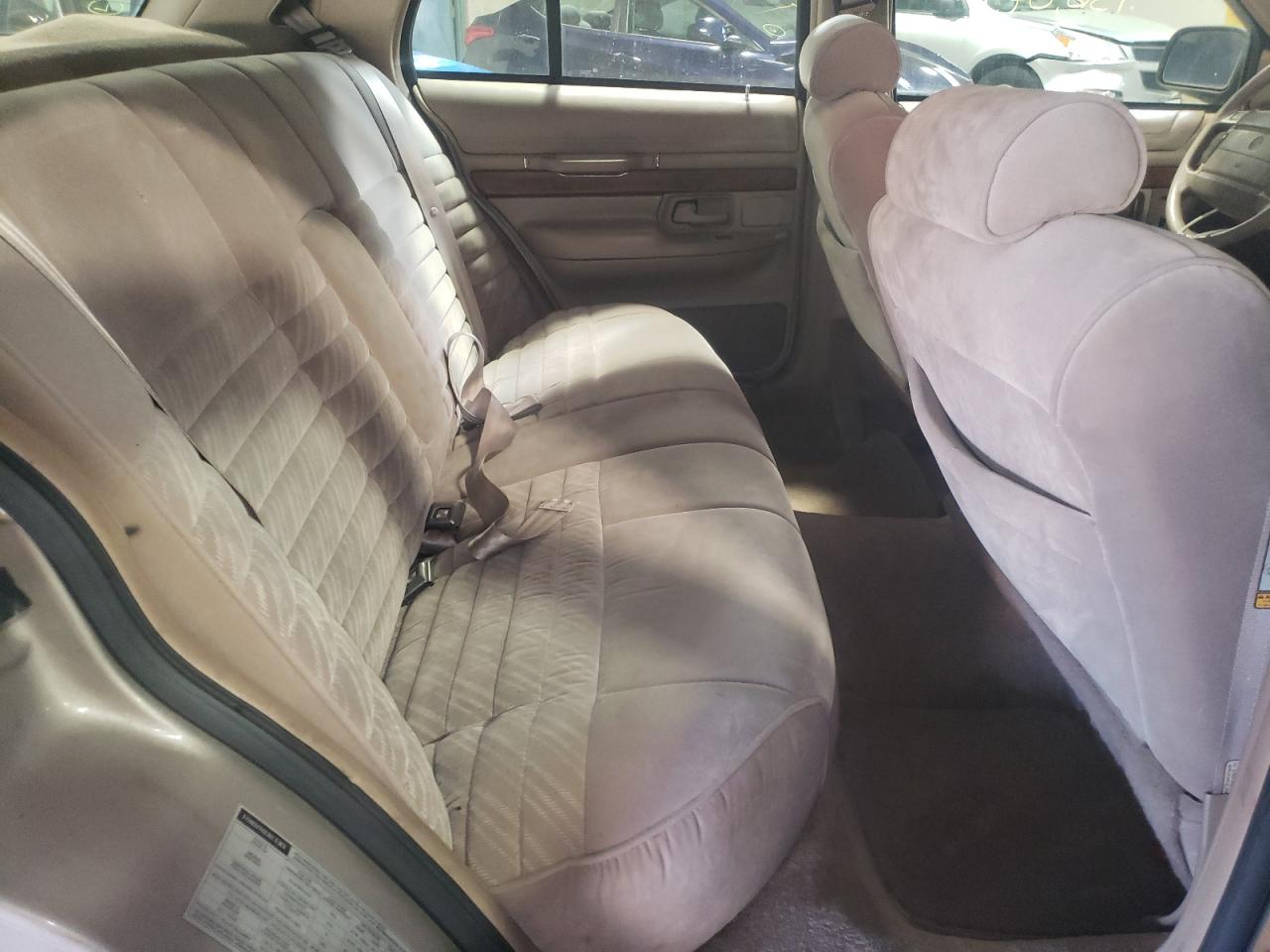 Photo 6 from auction – 1994 MERCURY GRAND MARQ with VIN 2MELM74W4RX682368