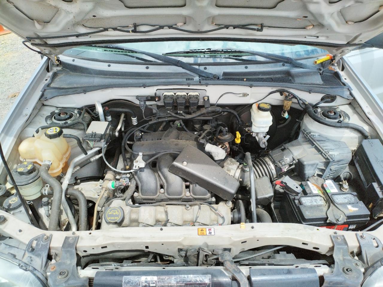 Photo 7 from auction – 2005 FORD ESCAPE XLT with VIN 1FMYU03145KC72652