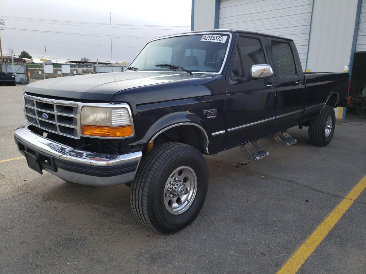 Photo 2 from auction – 1997 FORD F350 with VIN 1FTJW36FXVEA83592
