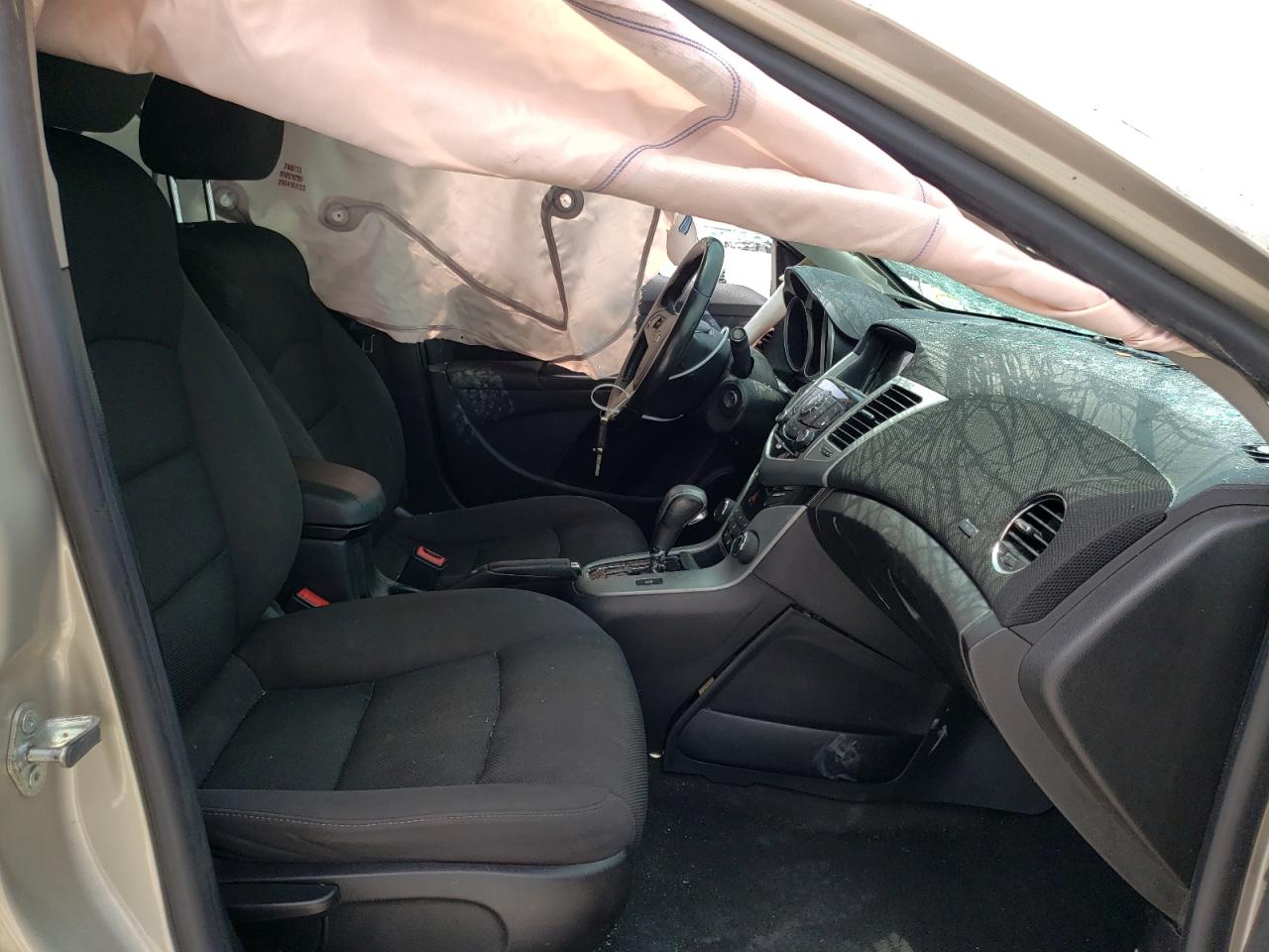 Photo 5 from auction – 2014 CHEVROLET CRUZE LT with VIN 1G1PC5SB2E7398871
