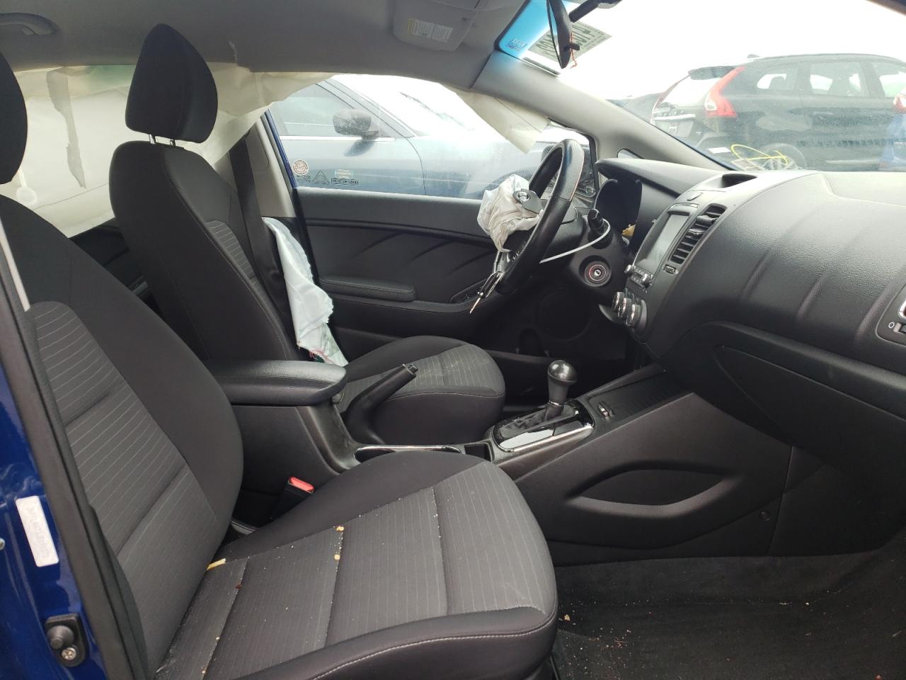 Photo 5 from auction – 2018 KIA FORTE LX with VIN 3KPFL4A73JE191071