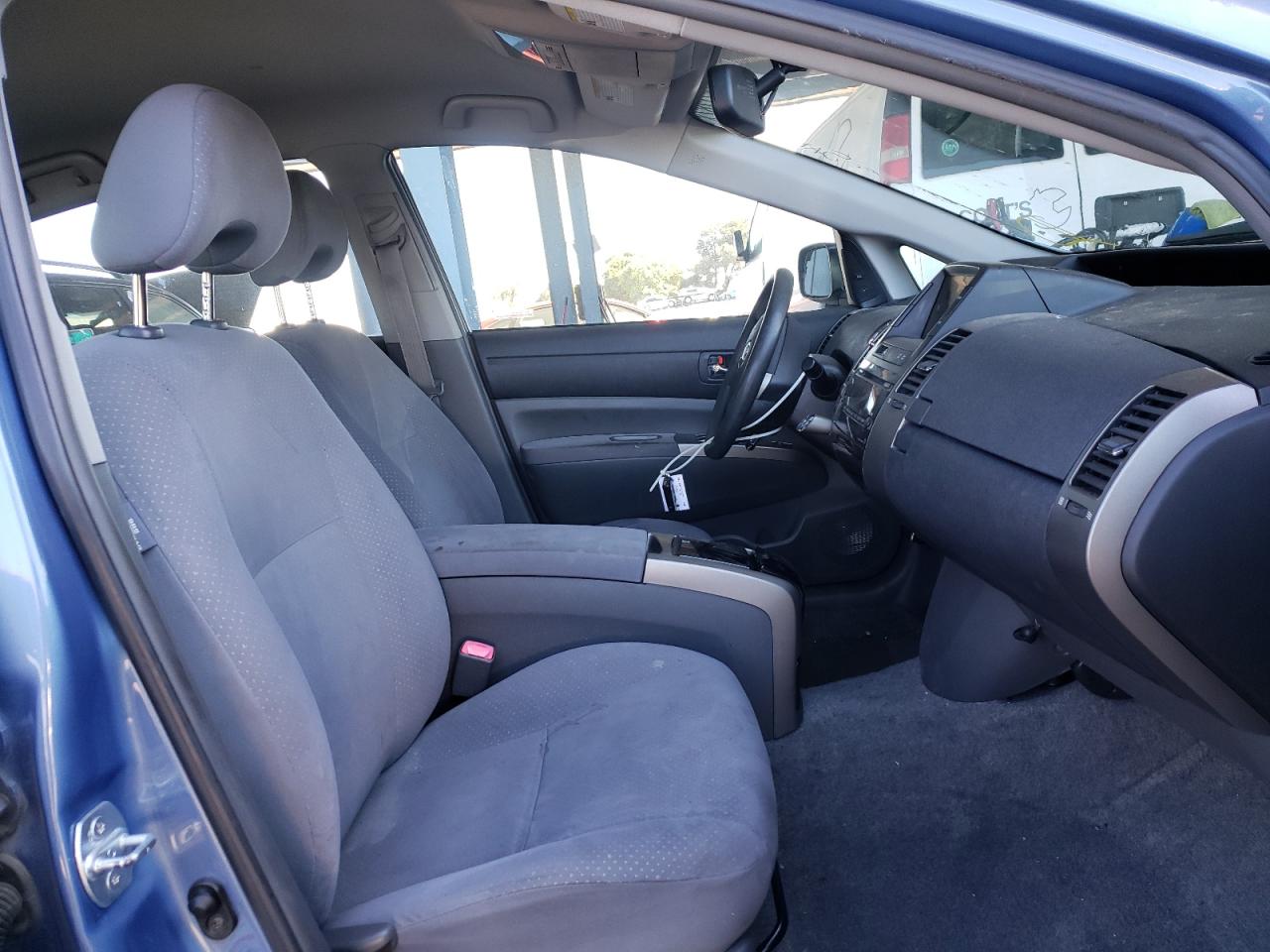 Photo 5 from auction – 2006 TOYOTA PRIUS with VIN JTDKB20U667523931