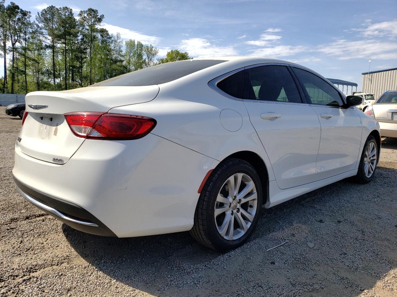 Photo 3 from auction – 2015 CHRYSLER 200 LIMITE with VIN 1C3CCCAB8FN632475