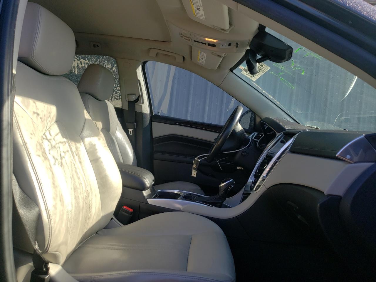 Photo 5 from auction – 2014 CADILLAC SRX PREMIU with VIN 3GYFNDE34ES570647