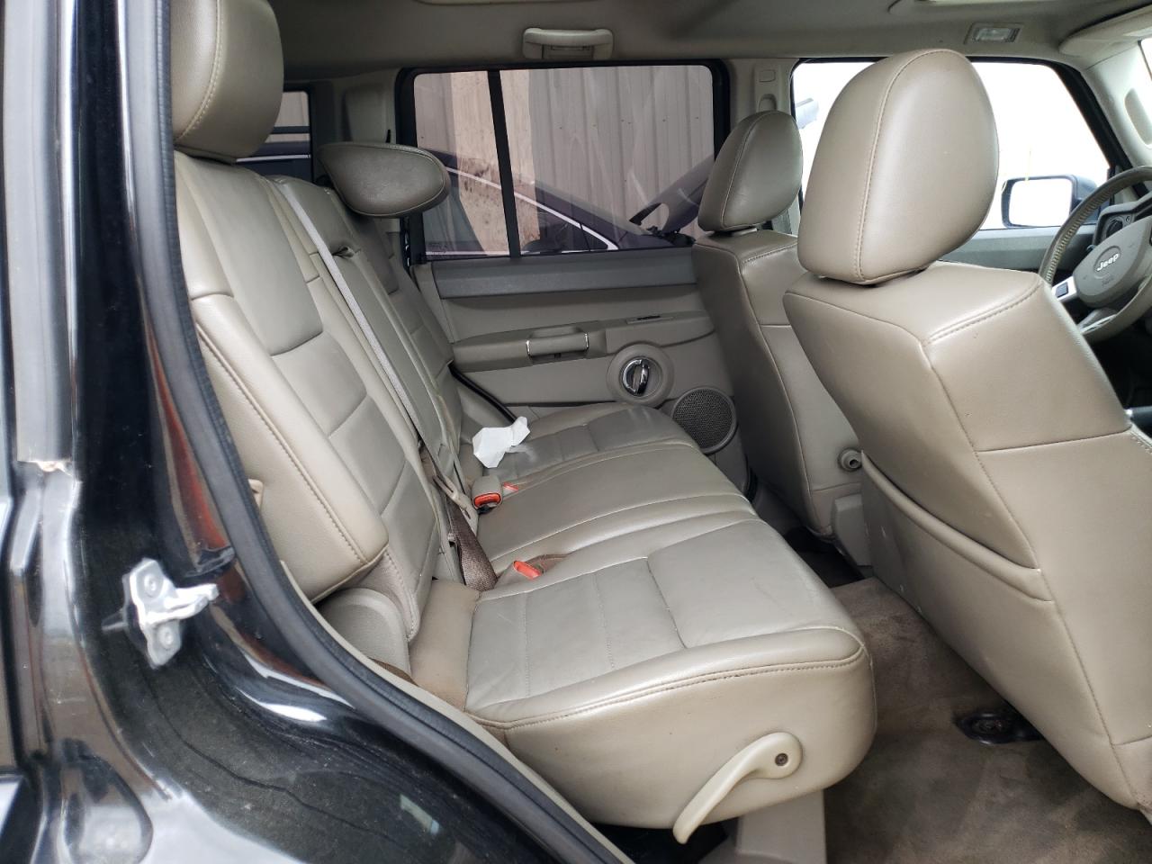 Photo 6 from auction – 2010 JEEP COMMANDER with VIN 1J4RH4GK0AC108112