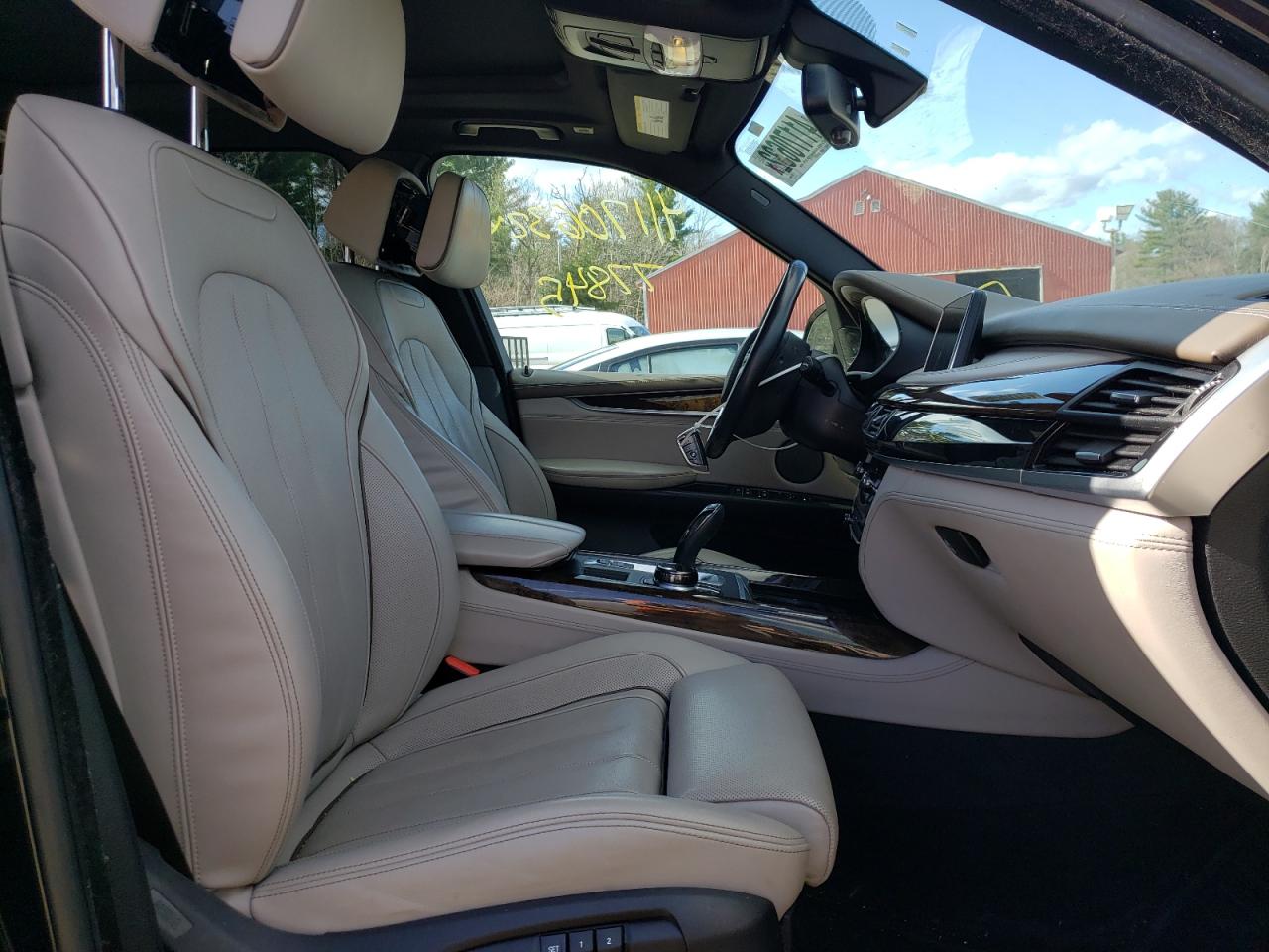 Photo 5 from auction – 2017 BMW X5 XDRIVE3 with VIN 5UXKR0C59H0V66934
