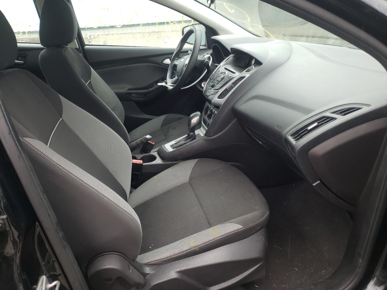 Photo 5 from auction – 2014 FORD FOCUS SE with VIN 1FADP3F2XEL239347