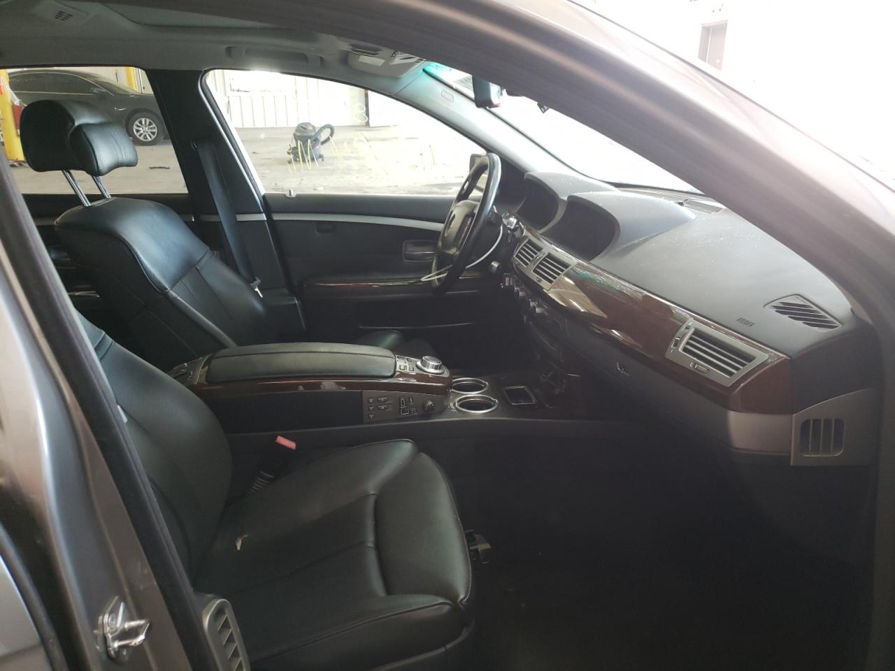 Photo 5 from auction – 2007 BMW 750 with VIN WBAHN83567DT65826