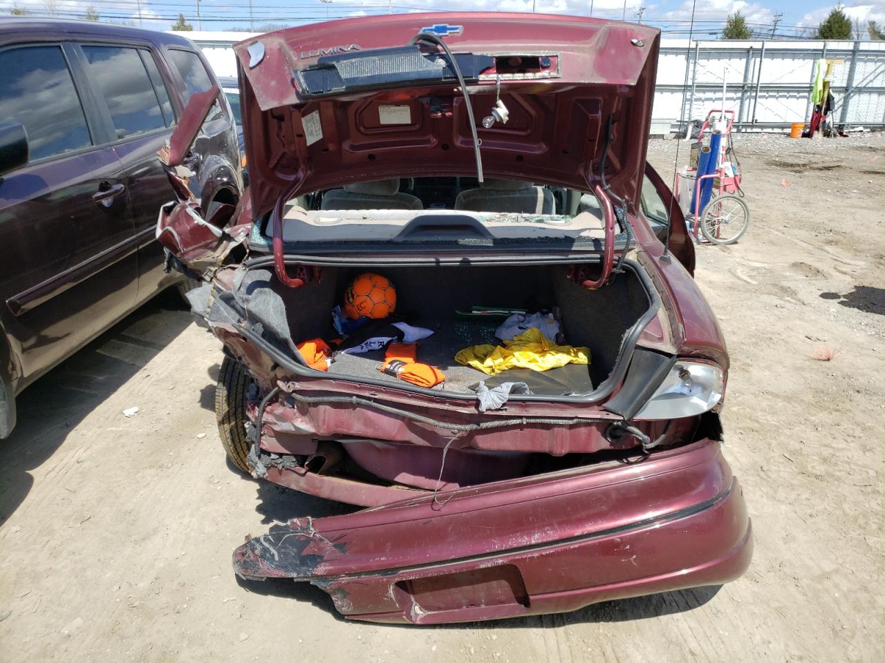 Photo 9 from auction – 2001 CHEVROLET LUMINA with VIN 2G1WL52J811110720