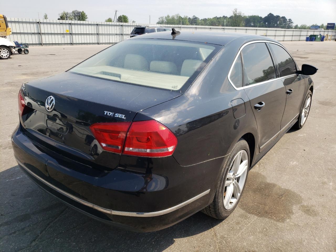 Photo 4 from auction – 2012 VOLKSWAGEN PASSAT SEL with VIN 1VWCN7A38CC023896