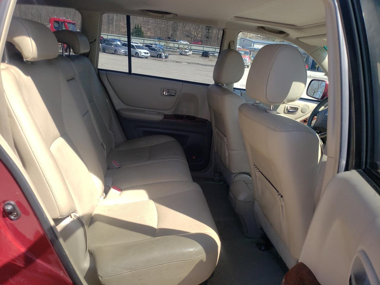 Photo 6 from auction – 2005 TOYOTA HIGHLANDER with VIN JTEEP21A050127063