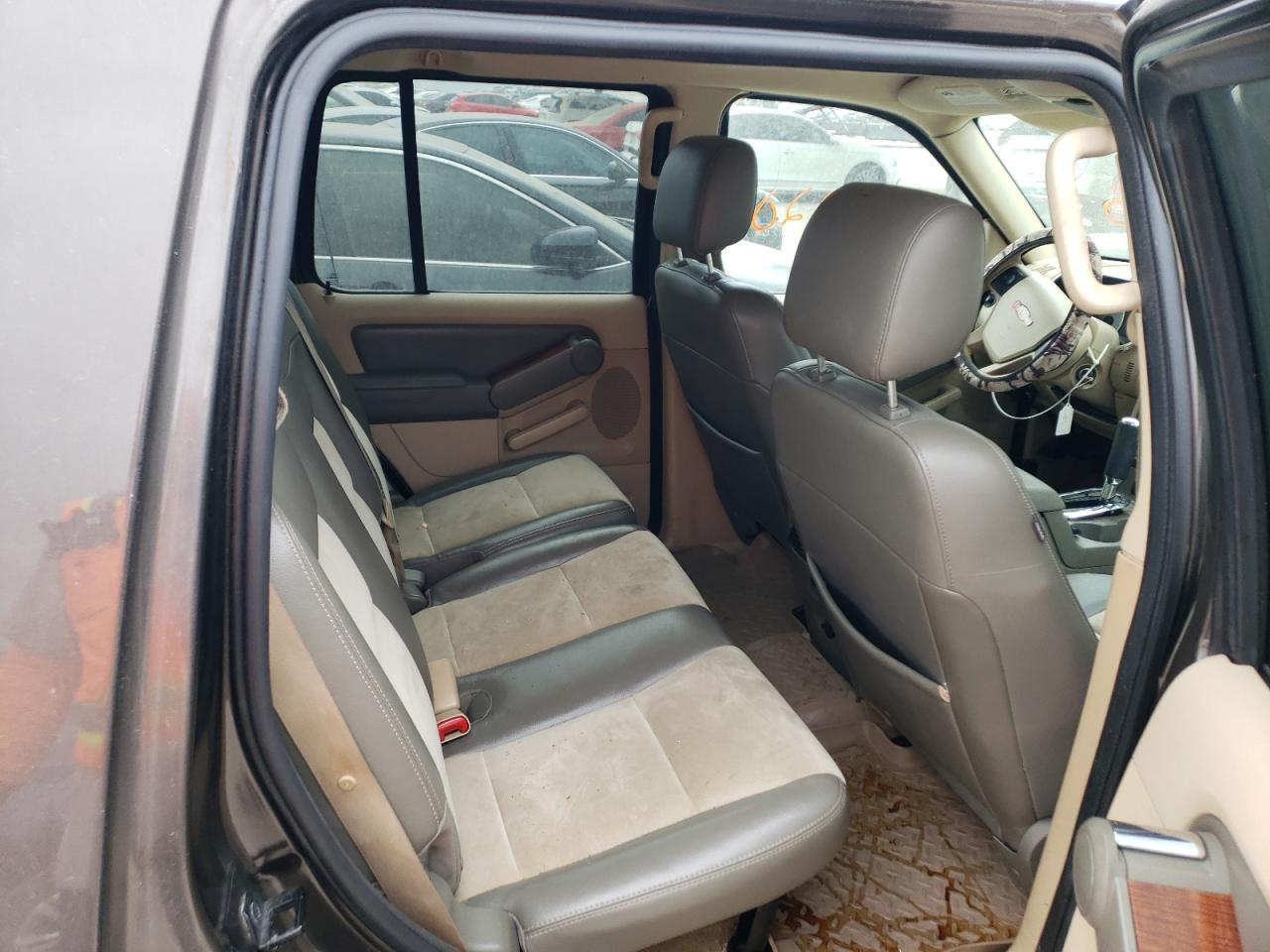 Photo 6 from auction – 2006 FORD EXPLORER E with VIN 1FMEU64856UA88280