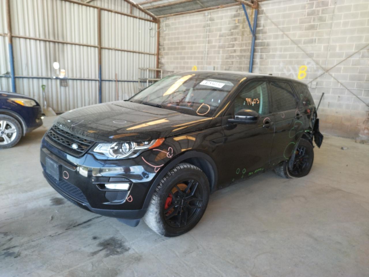 Photo 2 from auction – 2017 LAND ROVER DISCOVERY with VIN SALCR2BGXHH653949