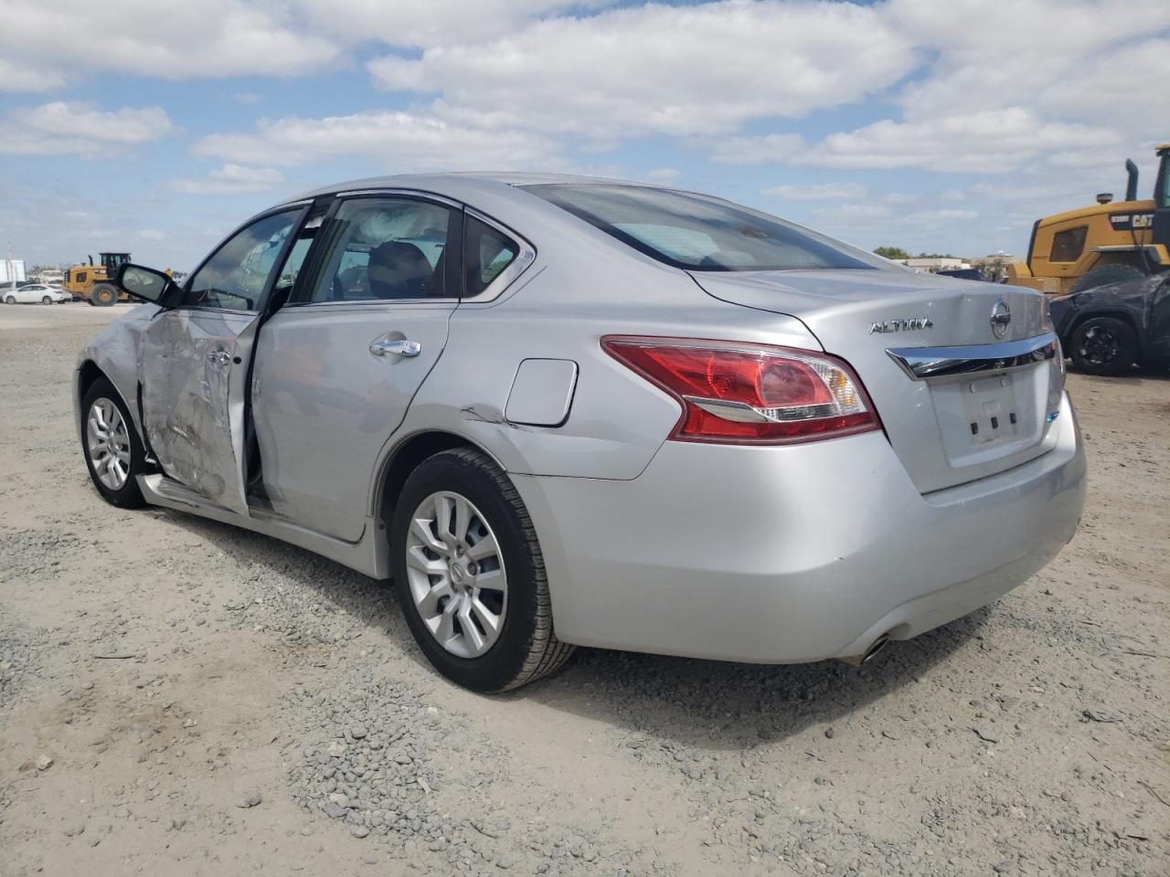 Photo 3 from auction – 2013 NISSAN ALTIMA 2.5 with VIN 1N4AL3AP4DC111511