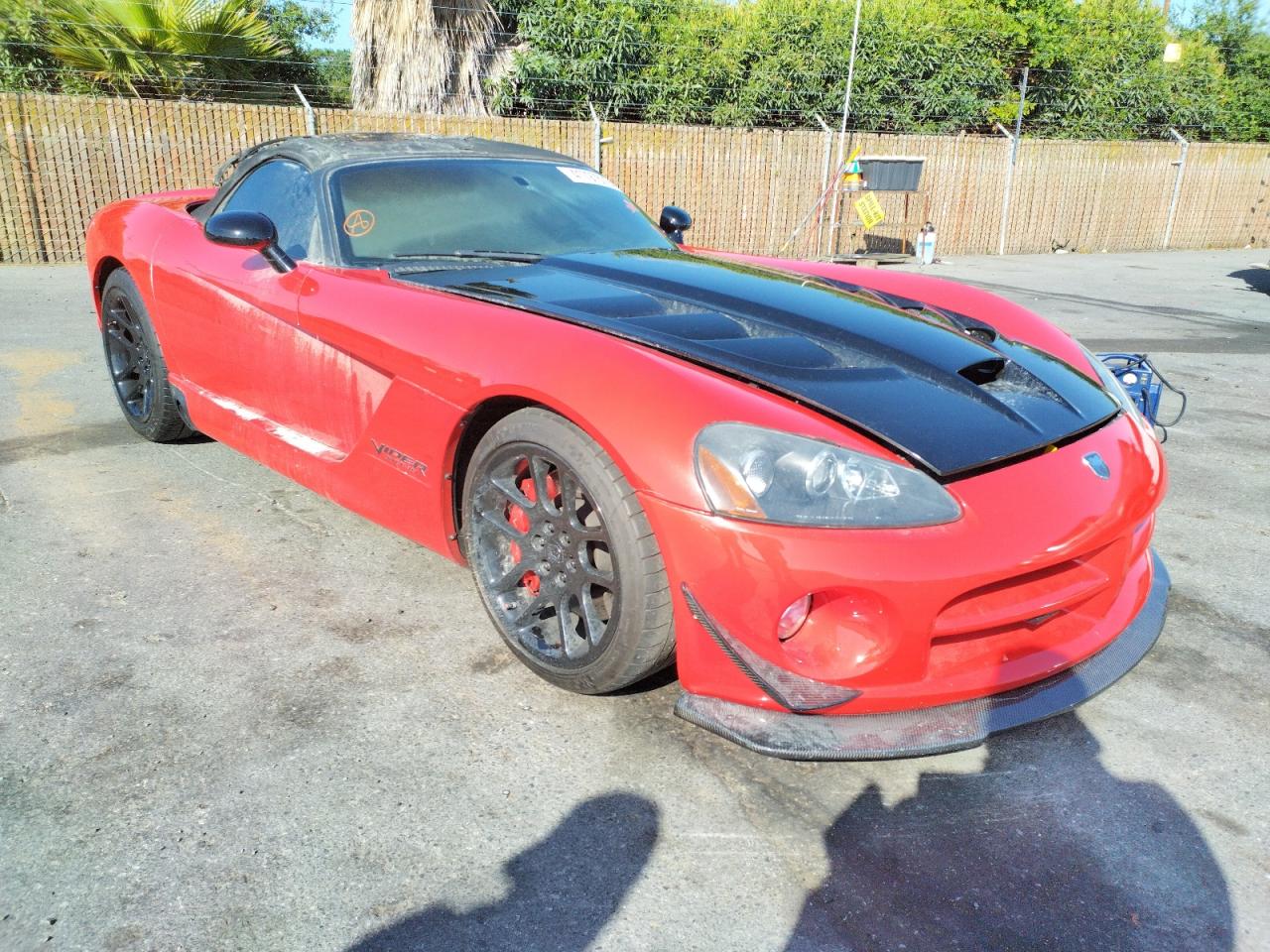 Photo 1 from auction – 2004 DODGE VIPER SRT- with VIN 1B3JZ65ZX4V100041