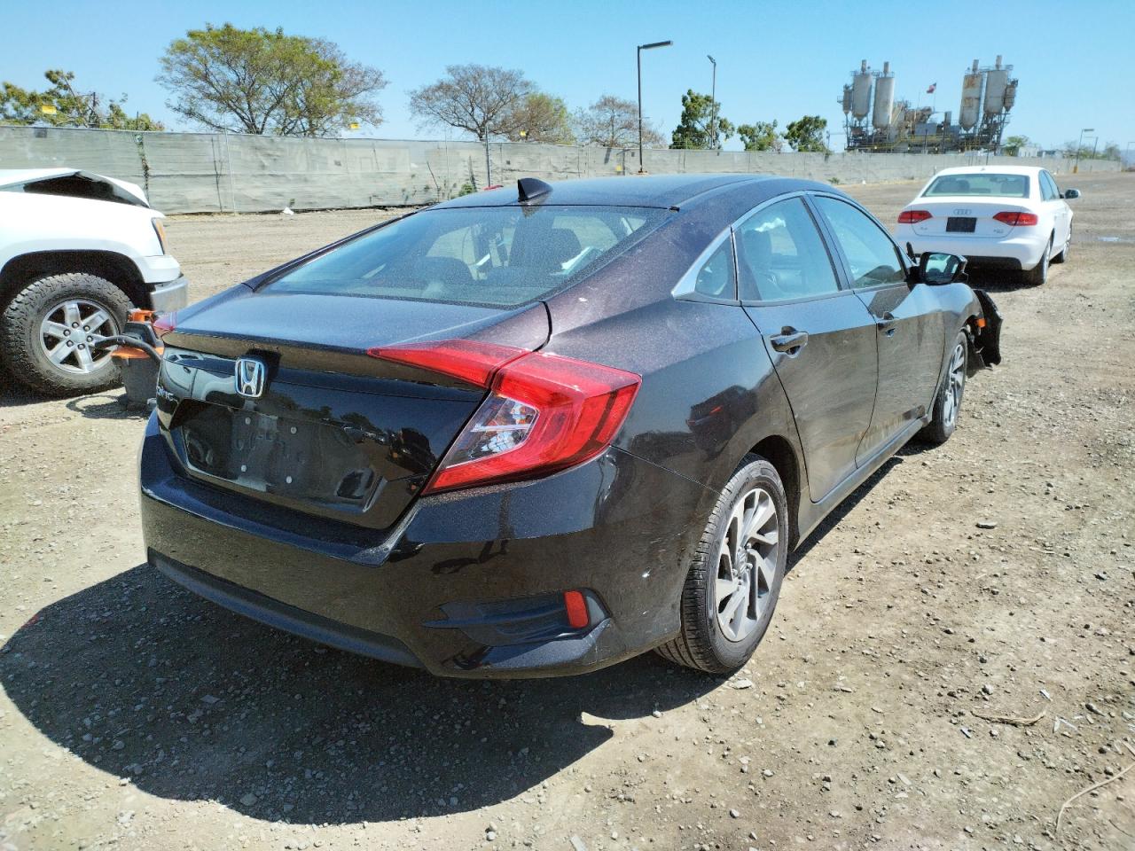 Photo 4 from auction – 2018 HONDA CIVIC EX with VIN 2HGFC2F76JH536287