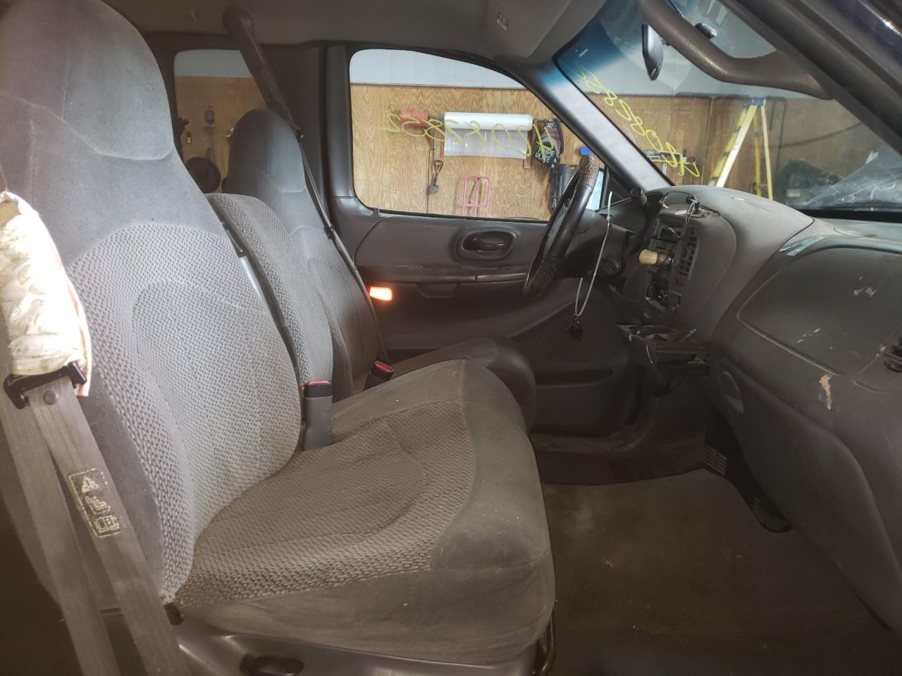 Photo 5 from auction – 1999 FORD F150 with VIN 1FTRX17WXXNC03574
