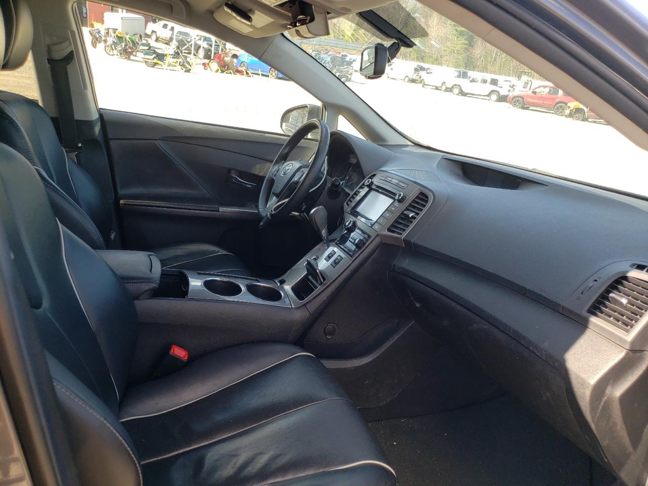Photo 5 from auction – 2015 TOYOTA VENZA LE with VIN 4T3BA3BBXFU072916
