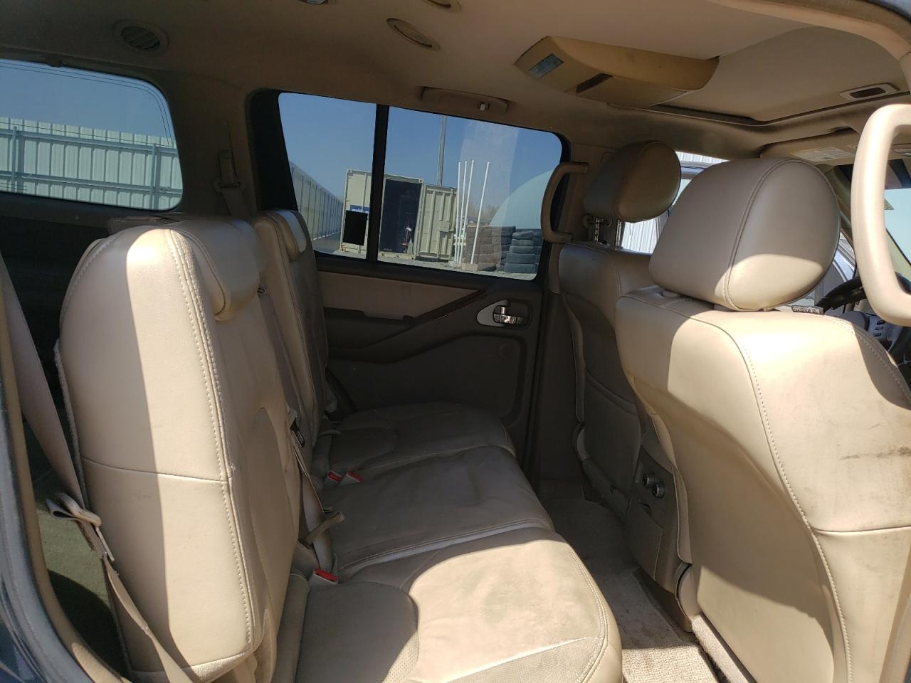 Photo 6 from auction – 2005 NISSAN PATHFINDER with VIN 5N1AR18U55C715266