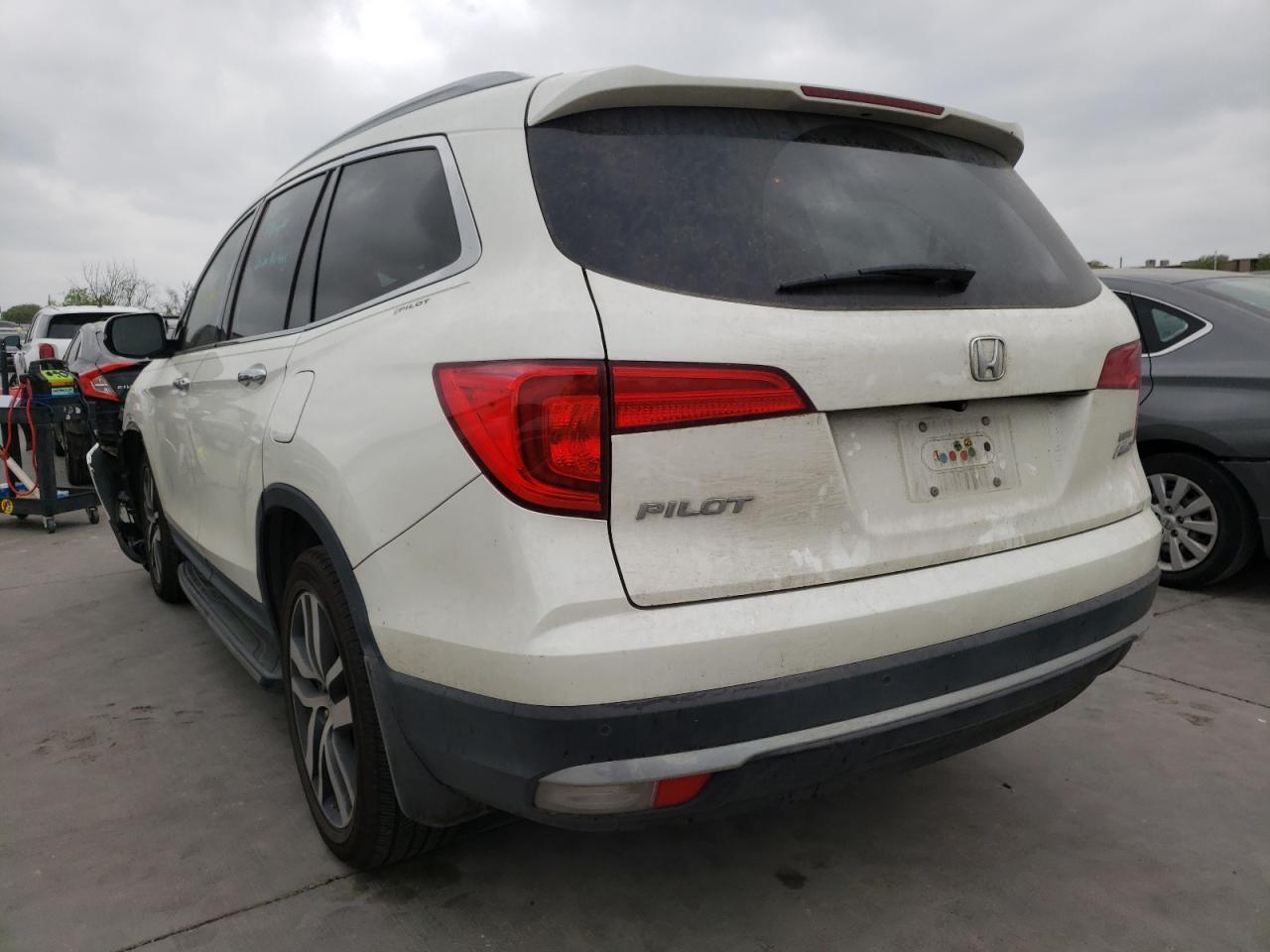 Photo 3 from auction – 2016 HONDA PILOT ELIT with VIN 5FNYF6H03GB030825
