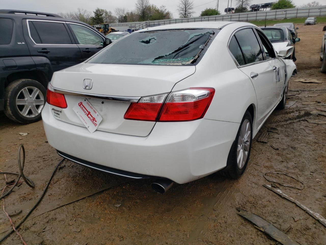 Photo 4 from auction – 2014 HONDA ACCORD with VIN 1HGCR2F72EA159284