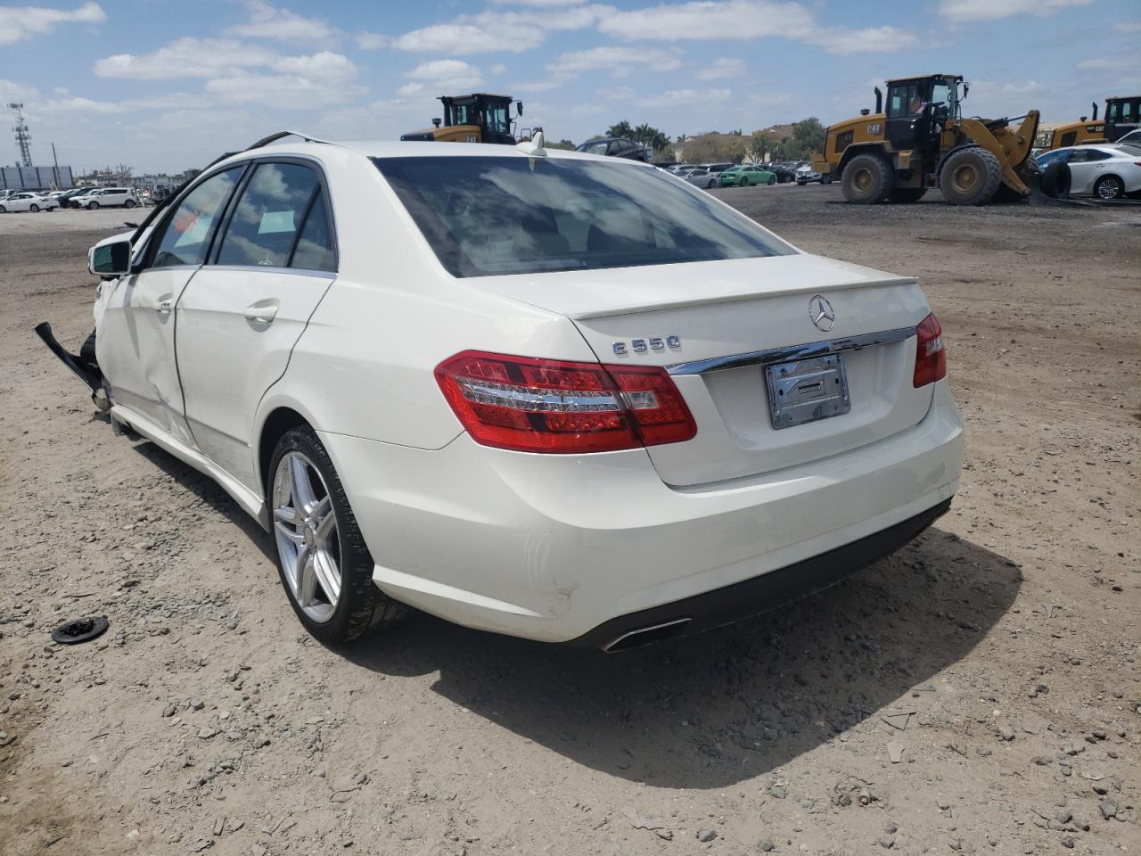 Photo 3 from auction – 2011 MERCEDES-BENZ E 550 with VIN WDDHF7CB3BA287523