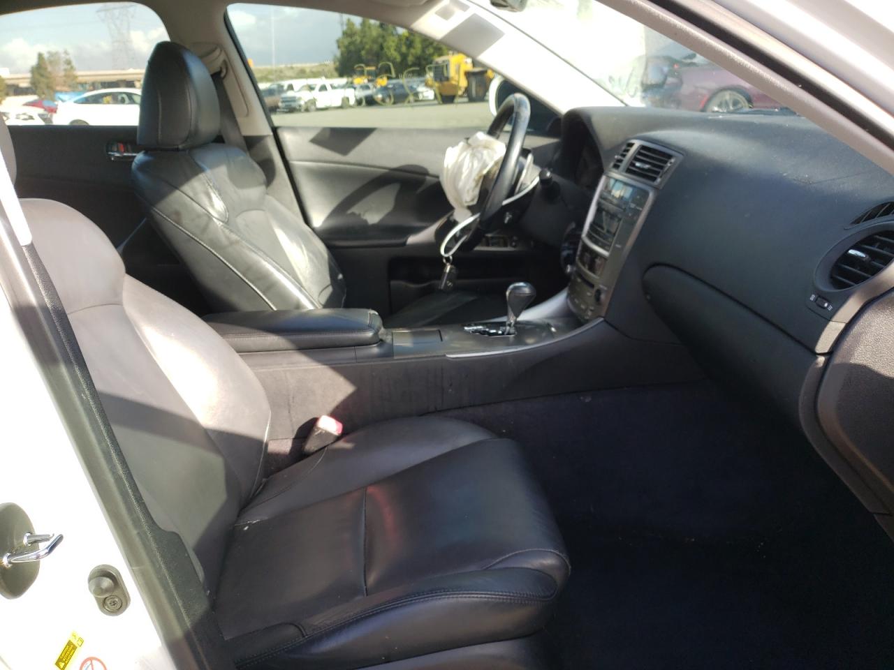 Photo 5 from auction – 2008 LEXUS IS 250 with VIN JTHBK262885086405