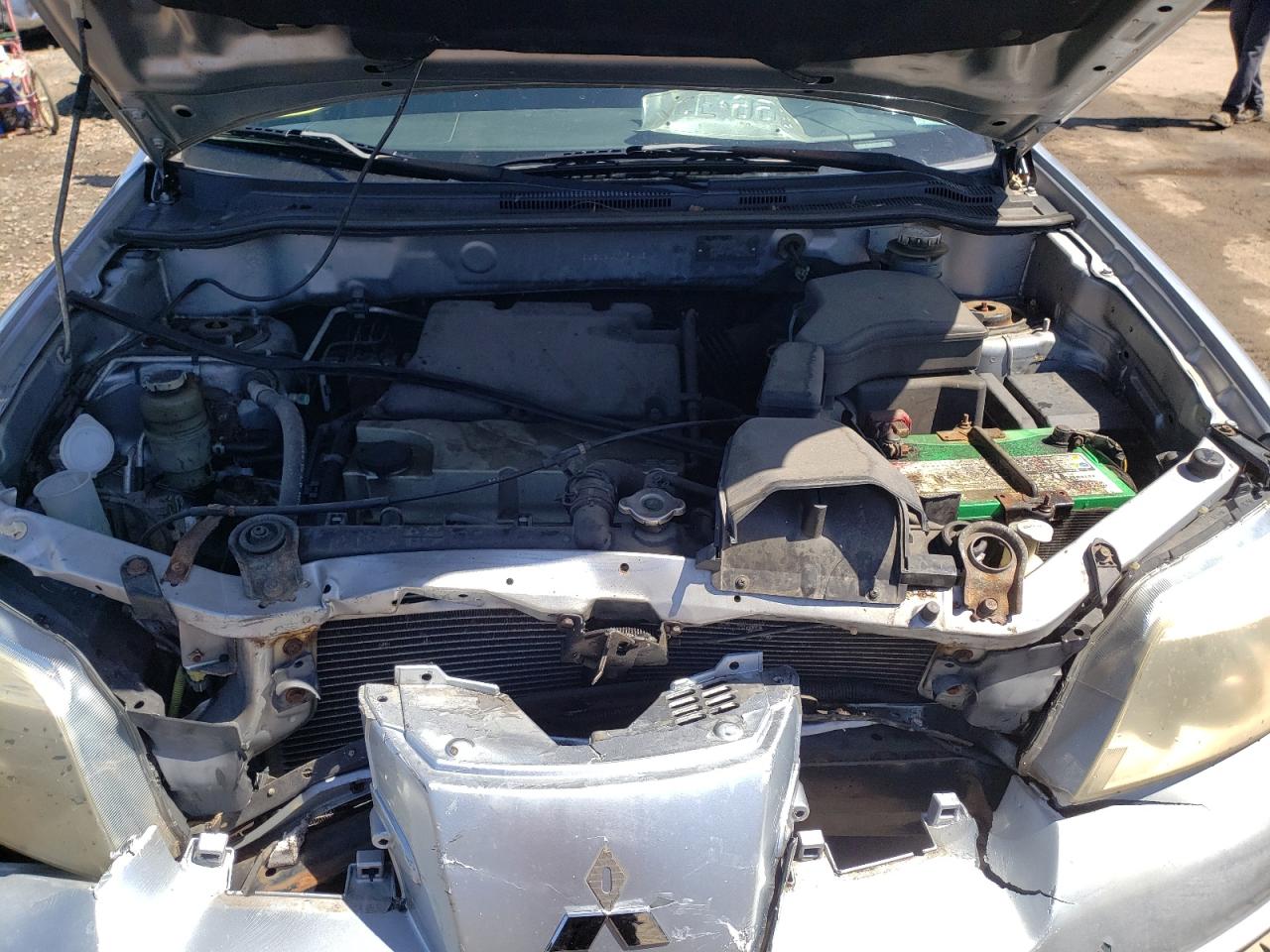 Photo 7 from auction – 2006 MITSUBISHI OUTLANDER with VIN JA4LX41F86U003405