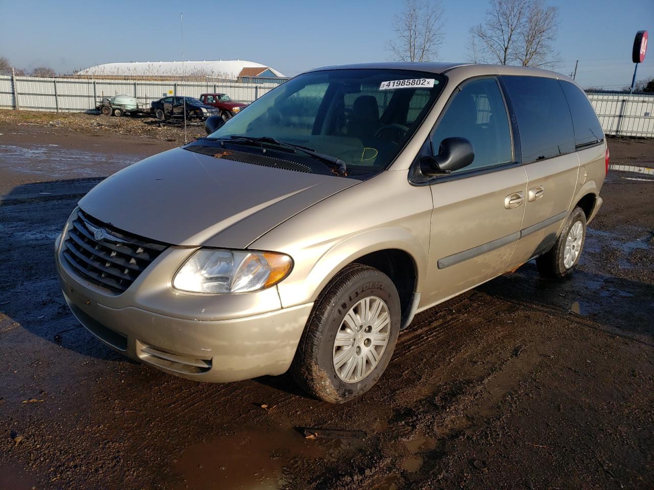 Photo 2 from auction – 2006 CHRYSLER TOWN & COU with VIN 1A4GP45R06B745802