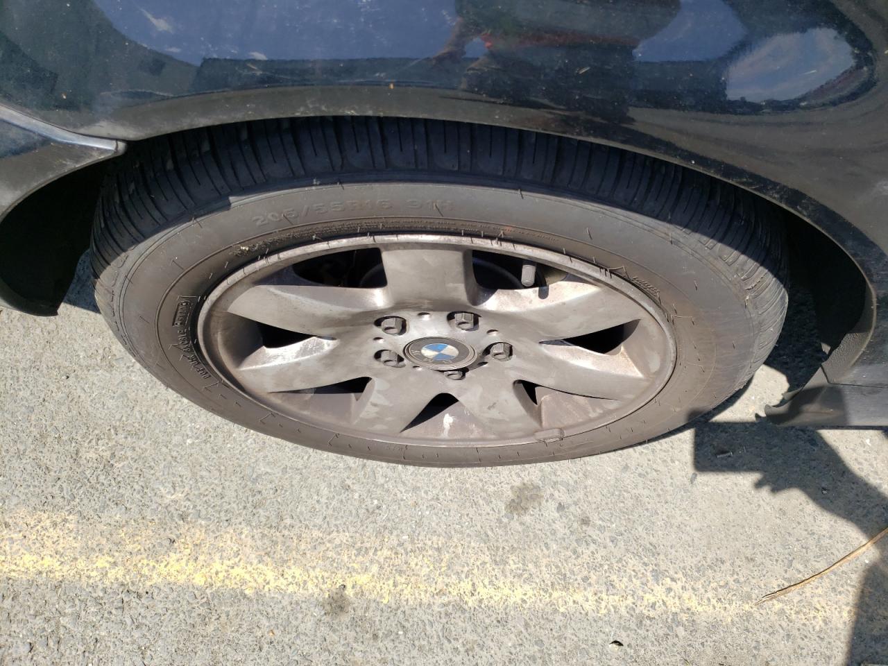Photo 9 from auction – 2004 BMW 325 I with VIN WBAET37404NJ42510