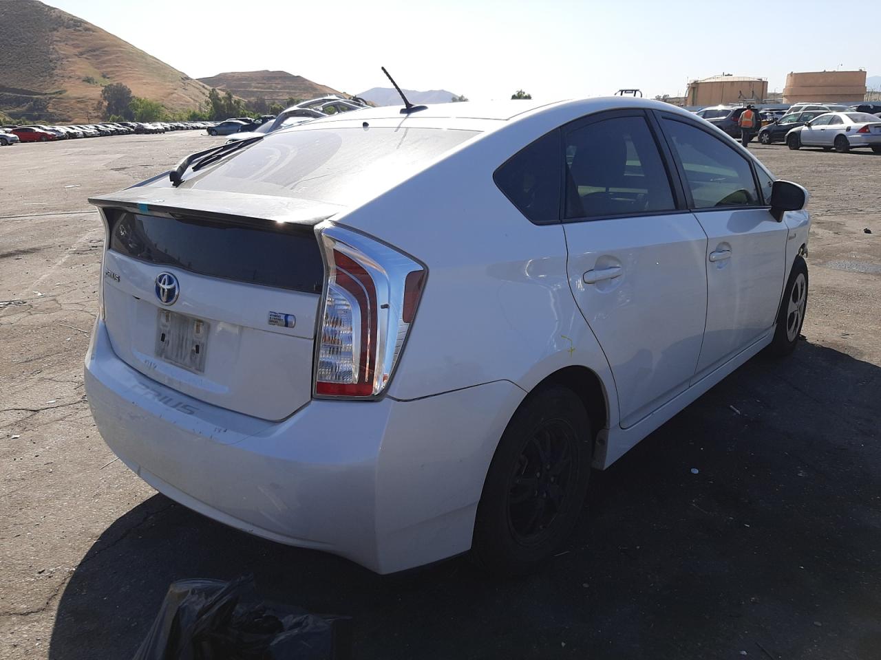 Photo 4 from auction – 2014 TOYOTA PRIUS with VIN JTDKN3DUXE0376592