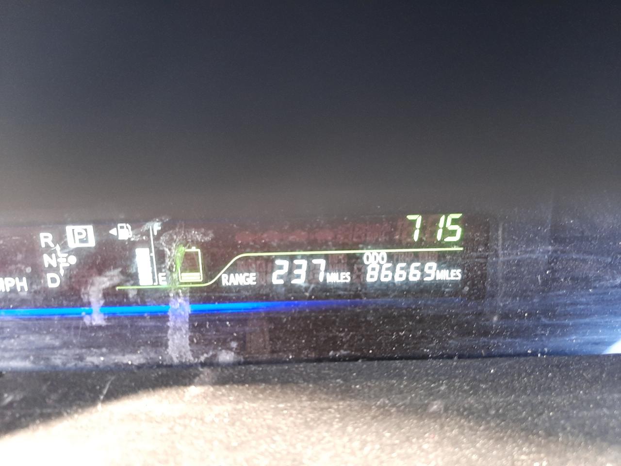 Photo 8 from auction – 2015 TOYOTA PRIUS V with VIN JTDZN3EU2FJ033462