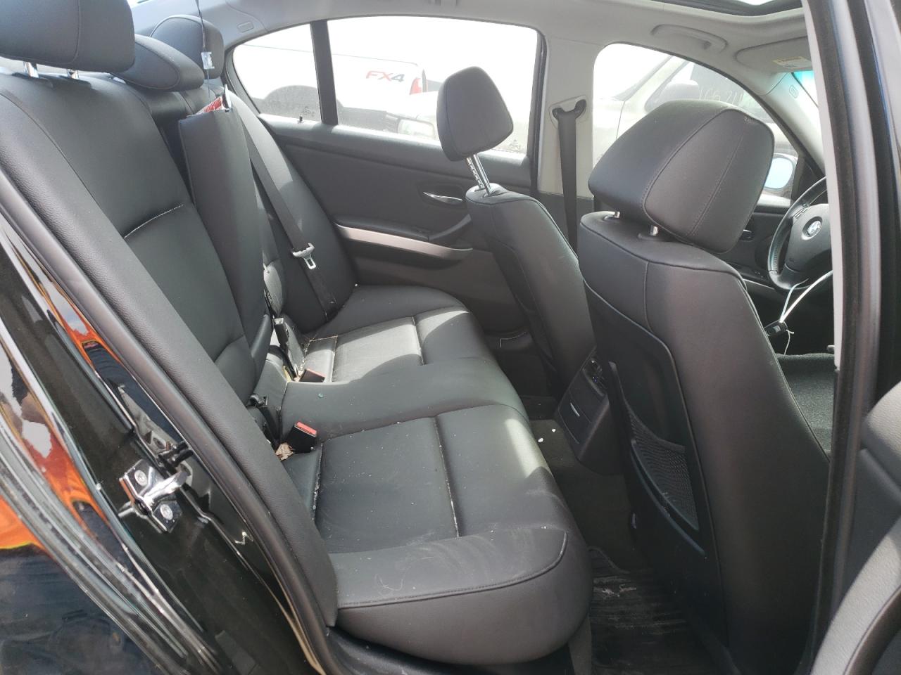 Photo 6 from auction – 2006 BMW 325 I with VIN WBAVB13556PT21462