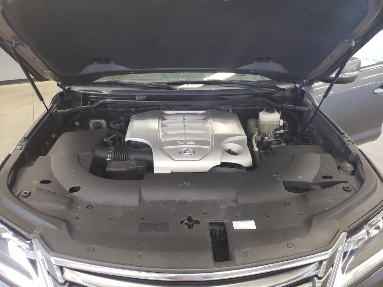 Photo 7 from auction – 2016 LEXUS LX 570 with VIN JTJHY7AX6G4194839