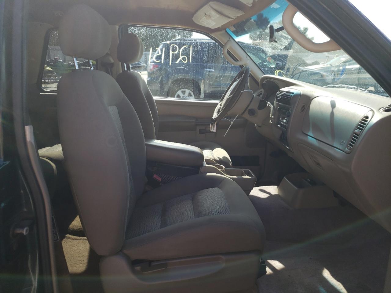Photo 5 from auction – 2003 FORD EXPLORER S with VIN 1FMYU60E13UA78821