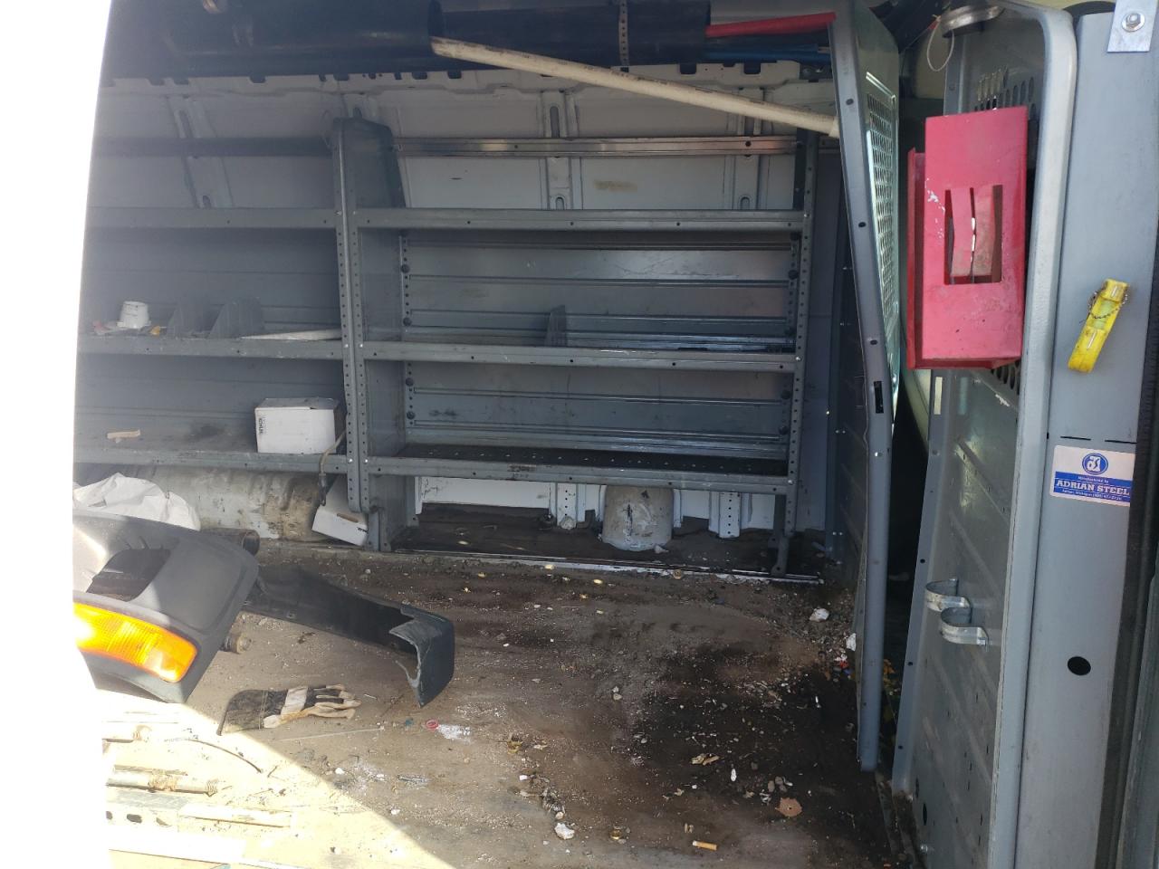 Photo 6 from auction – 2011 CHEVROLET EXPRESS G2 with VIN 1GCWGFBA3B1116739