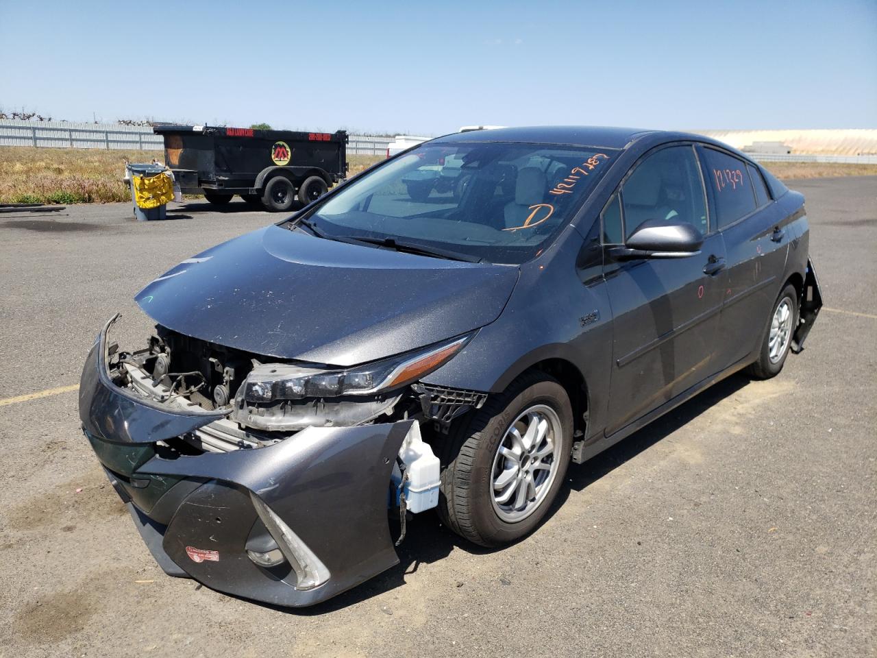 Photo 2 from auction – 2017 TOYOTA PRIUS PRIM with VIN JTDKARFP0H3011184