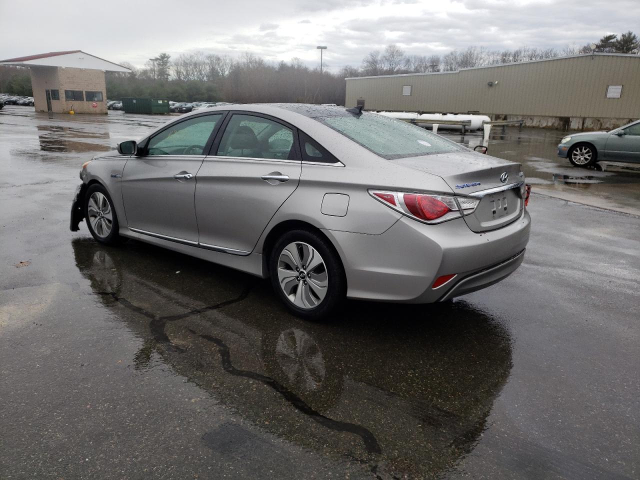 Photo 3 from auction – 2013 HYUNDAI SONATA HYB with VIN KMHEC4A42DA072335