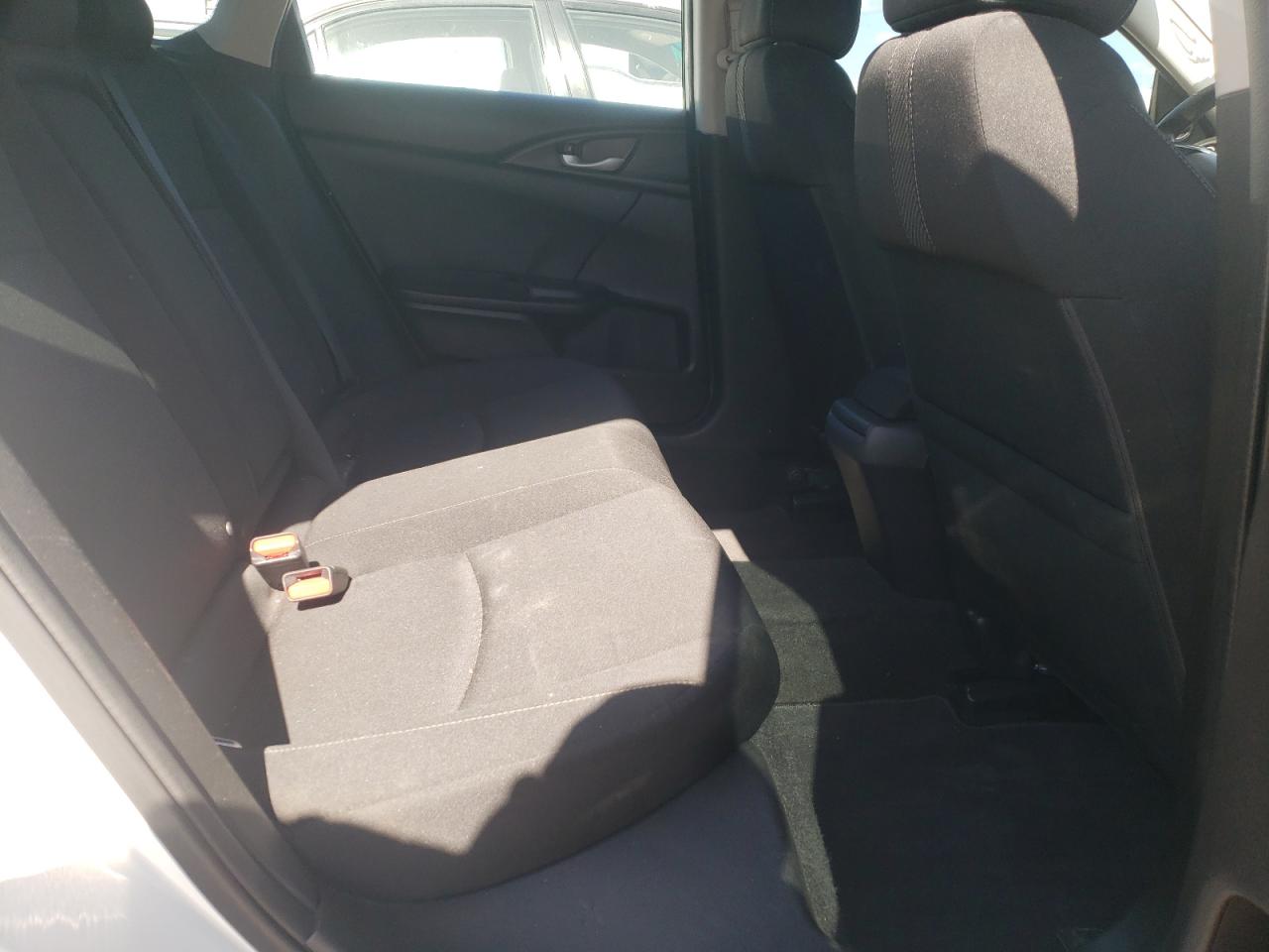 Photo 6 from auction – 2018 HONDA CIVIC EX with VIN 19XFC2F7XJE206257