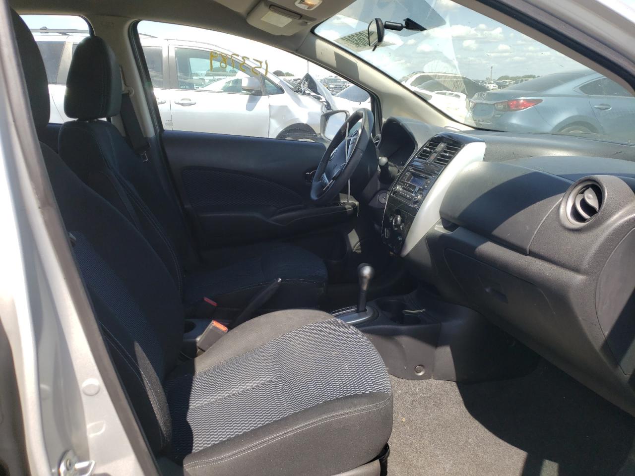 Photo 5 from auction – 2015 NISSAN VERSA NOTE with VIN 3N1CE2CP8FL418064