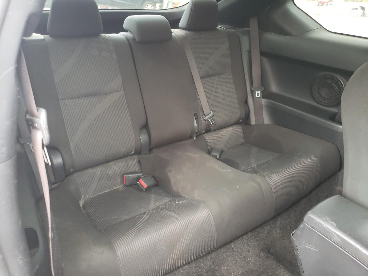 Photo 6 from auction – 2012 TOYOTA SCION with VIN JTKJF5C78C3044008