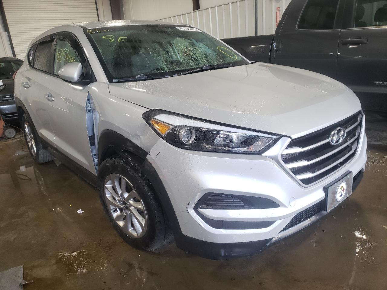 HYUNDAI TUCSON SE 2018 with VIN KM8J2CA40JU766480 - Photo from auction