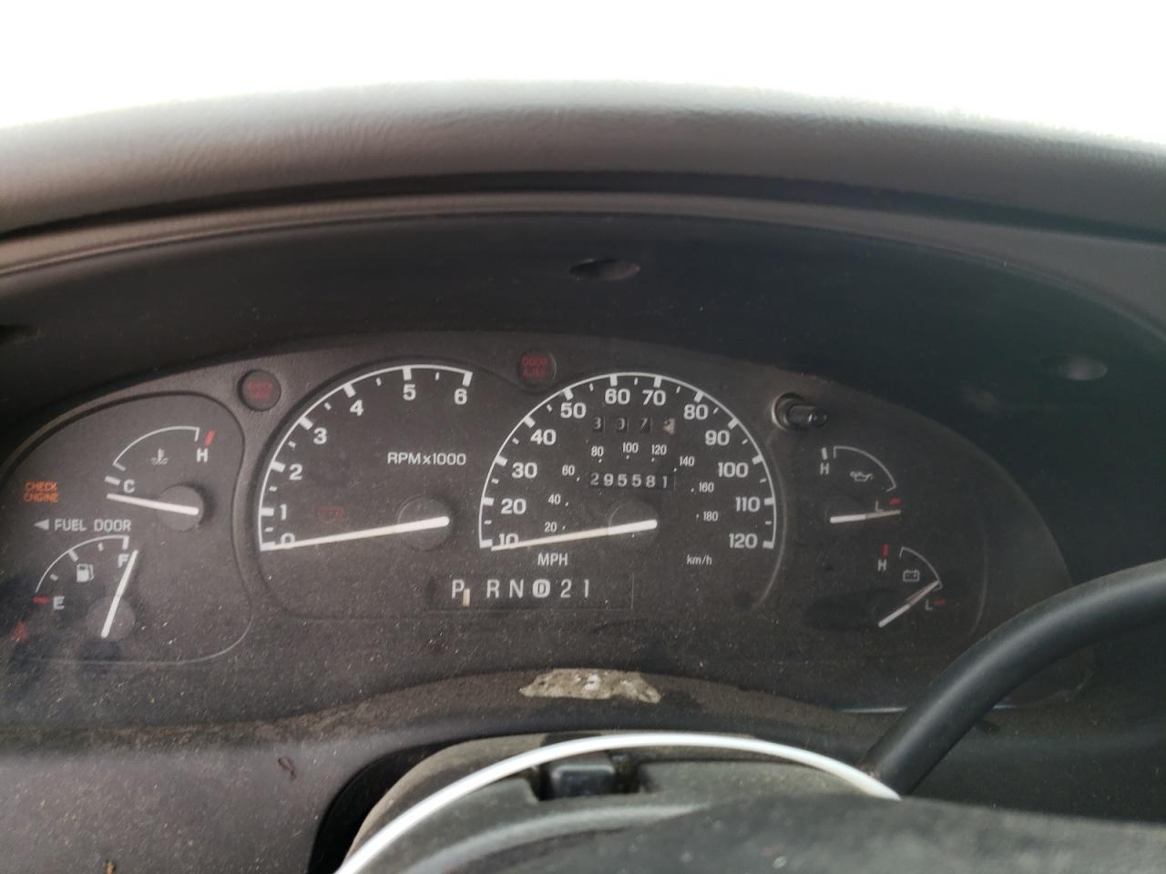Photo 8 from auction – 2000 FORD EXPLORER S with VIN 1FMCU60E3YUA66817