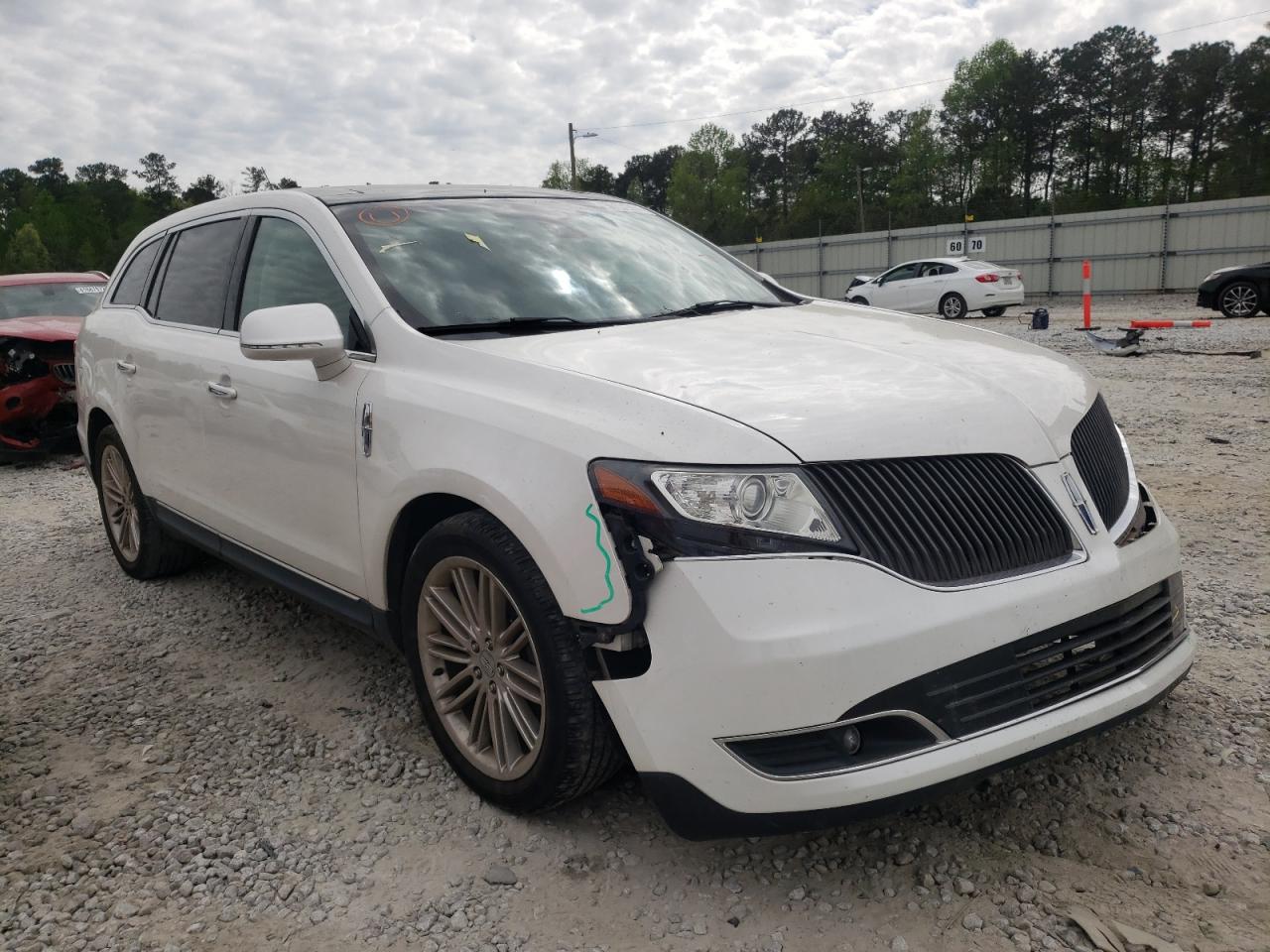 LINCOLN MKT 2015 with VIN 2LMHJ5AT1FBL04421 - Photo from auction