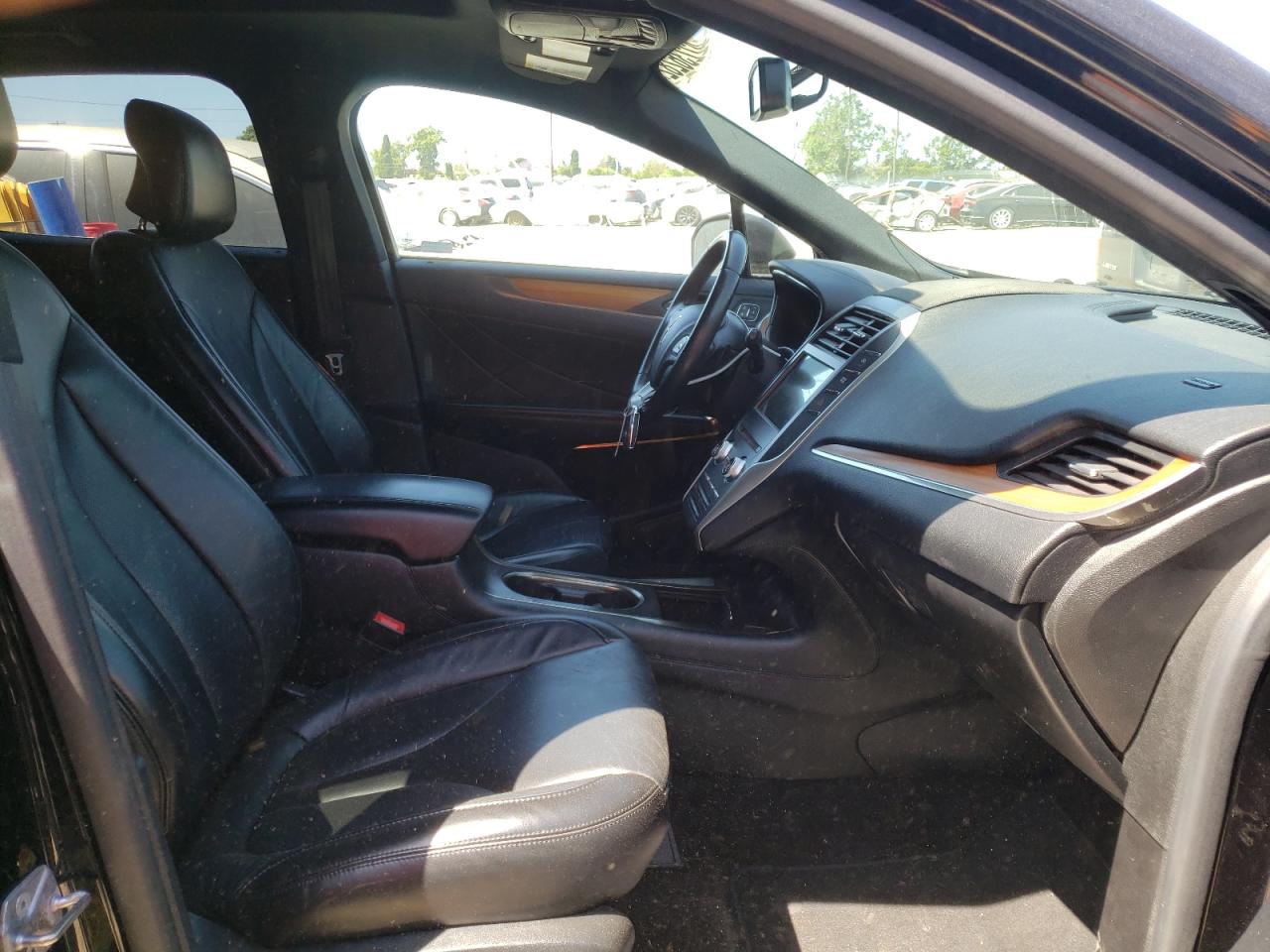 Photo 5 from auction – 2019 LINCOLN MKC SELECT with VIN 5LMCJ2C93KUL02631