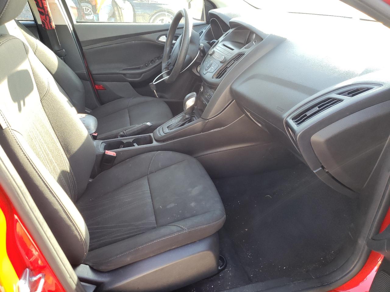 Foto 5 de la subasta – 2017 FORD FOCUS SE con VIN 1FADP3K23HL232489